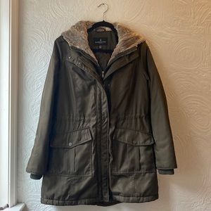 London Fog winter coat, Women’s size M, Khaki green, brown (fake) fur hood.